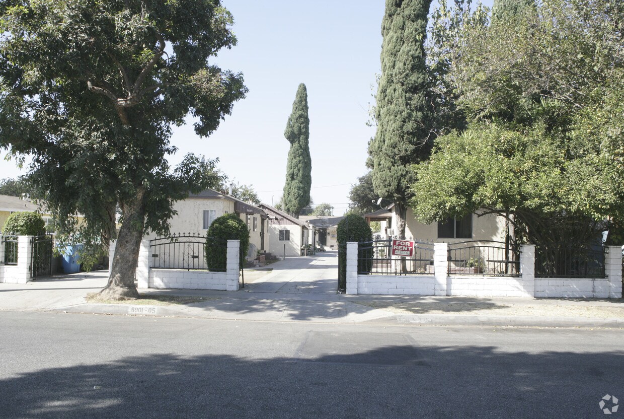 Foto del edificio - 6901 El Selinda Ave