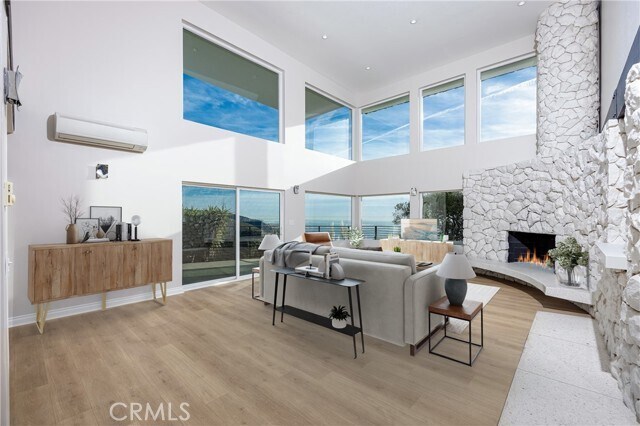 Foto del edificio - 797 Nyes Pl