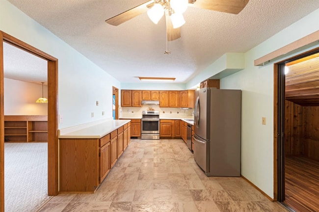 Building Photo - 9336 Miller Creek Rd