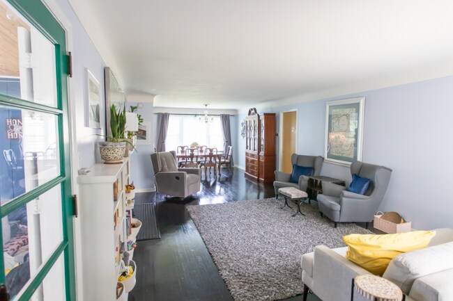 Foto del edificio - 4212 Washburn Ave S