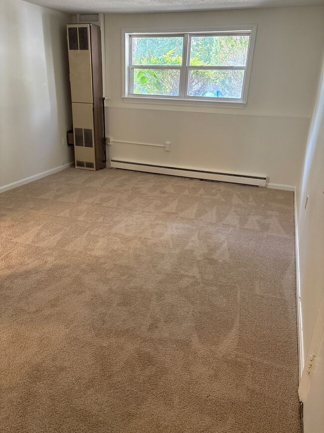 Foto del interior - High Ridge Apartments - Two Bedroom One Bath Apartments - Heat & Hot Water Included