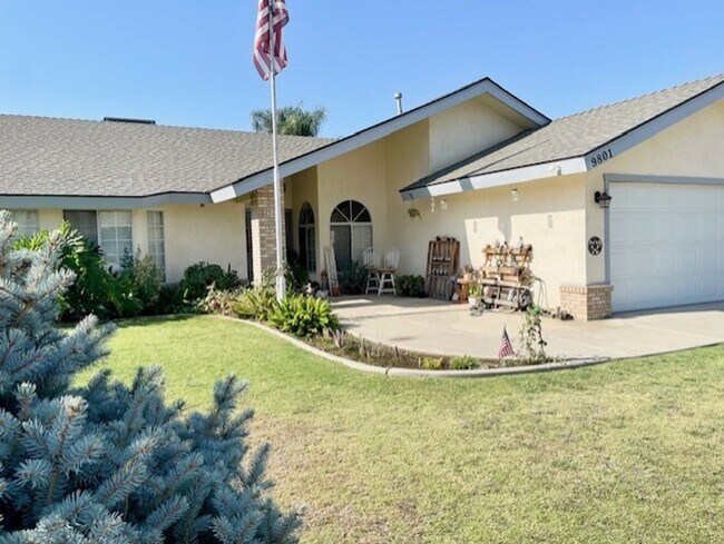 Foto del edificio - North West Bakersfield Home