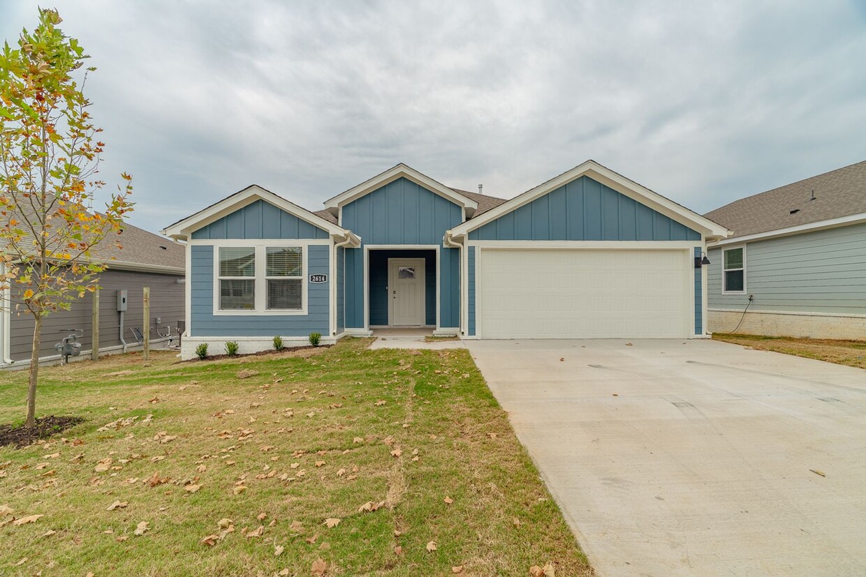 Foto principal - BRAND NEW 3-bedroom 2 bath Home in Fayette...