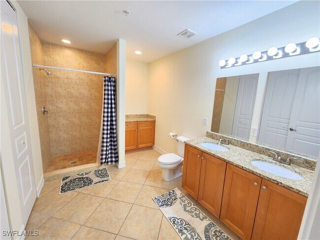 Foto del edificio - 4420 Bonita Beach Walk Dr
