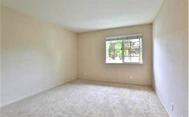 Building Photo - 2669 Somerset Park Cir