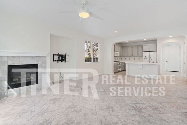 Building Photo - 1580 Charm Way