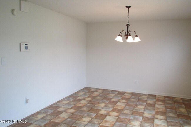 Building Photo - 173 Kelly Cir