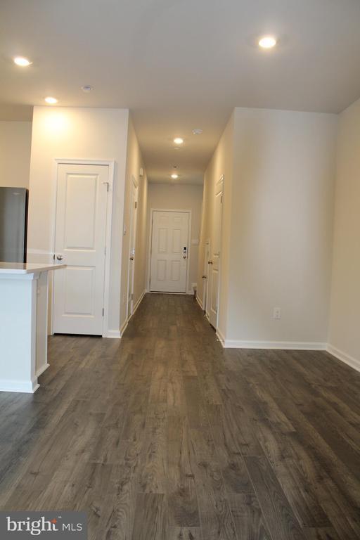 Building Photo - 157 Mazzeo Dr