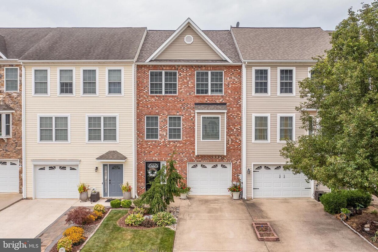 124 Baltusrol Dr, Charles Town, WV 25414 Townhome Rentals in Charles