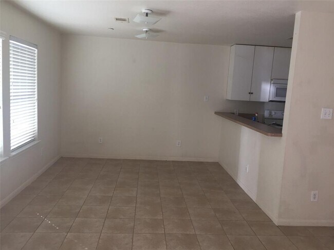 Building Photo - 4905 Airline Dr