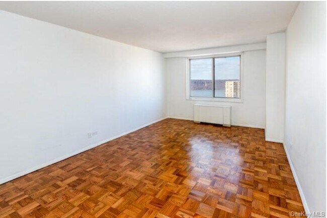 Building Photo - 3333 Henry Hudson Pkwy W
