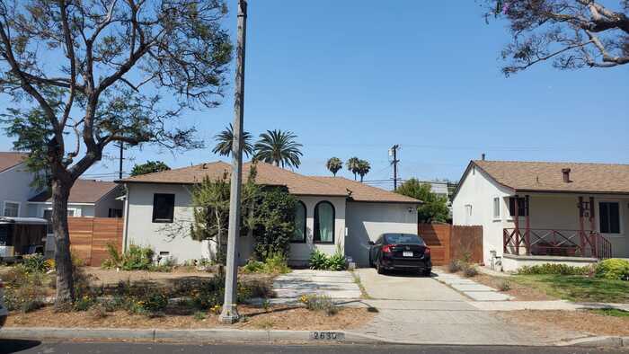 Primary Photo - 2639 Barry Ave