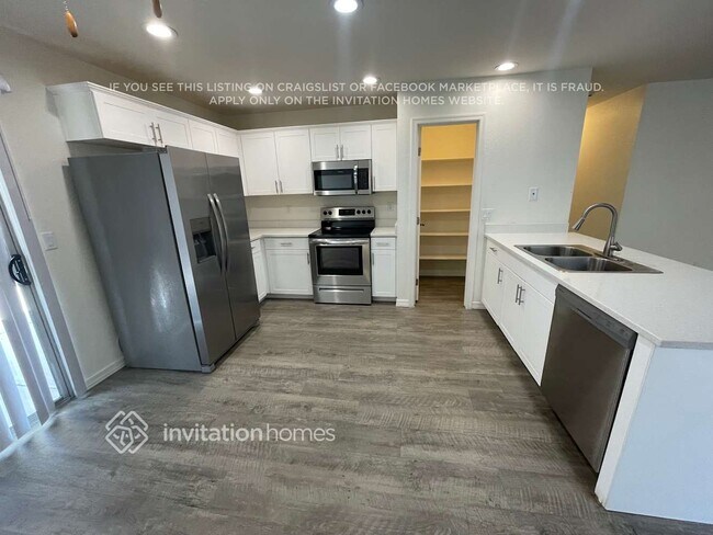 Building Photo - 2813 W Hayden Peak Dr