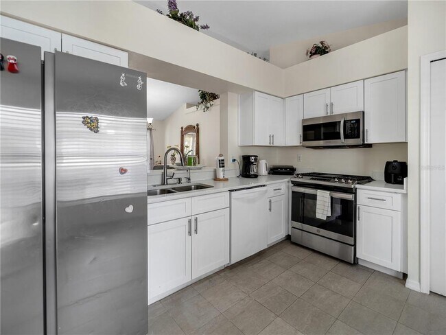 Building Photo - 15405 Margaux Dr