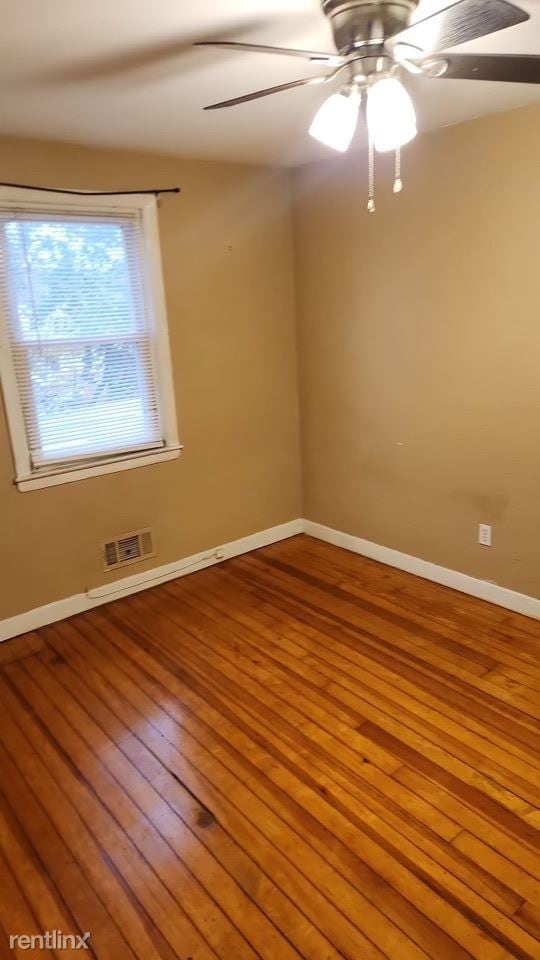 Foto del edificio - 2 br, 1 bath Duplex - 117 Angell Avenue 1