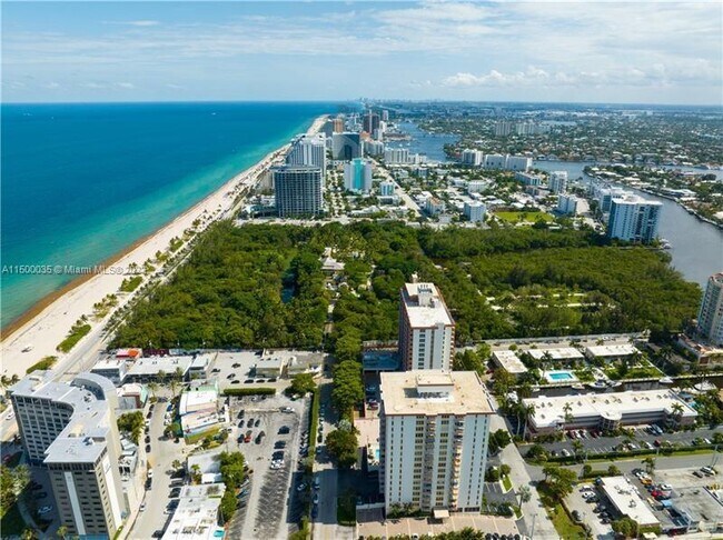 Foto del edificio - 3000 E Sunrise Blvd