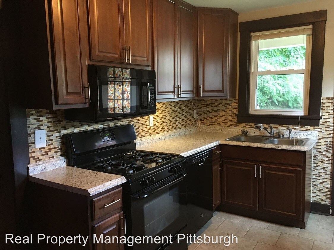 Foto principal - 3046 Pinehurst Ave