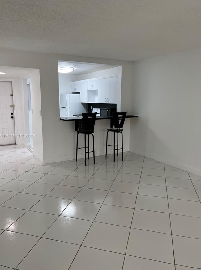 Building Photo - 1920 Sabal Palm Dr