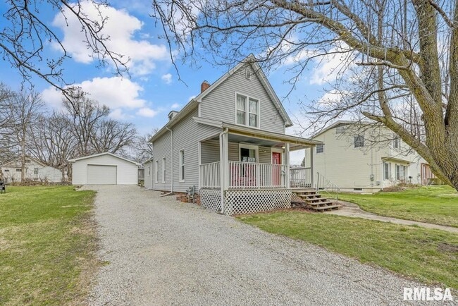 Building Photo - 903 E Lake Ave