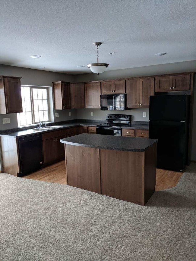 Building Photo - Avon Estates