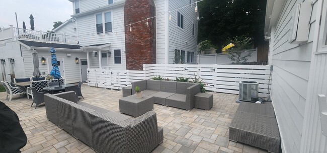 Building Photo - 41 Valley Rd