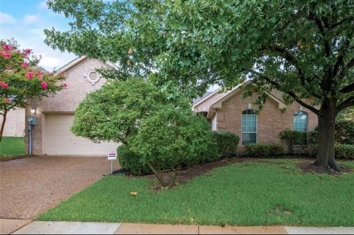 Primary Photo - Beautiful 4 Bedrooms, 2.5 baths property i...
