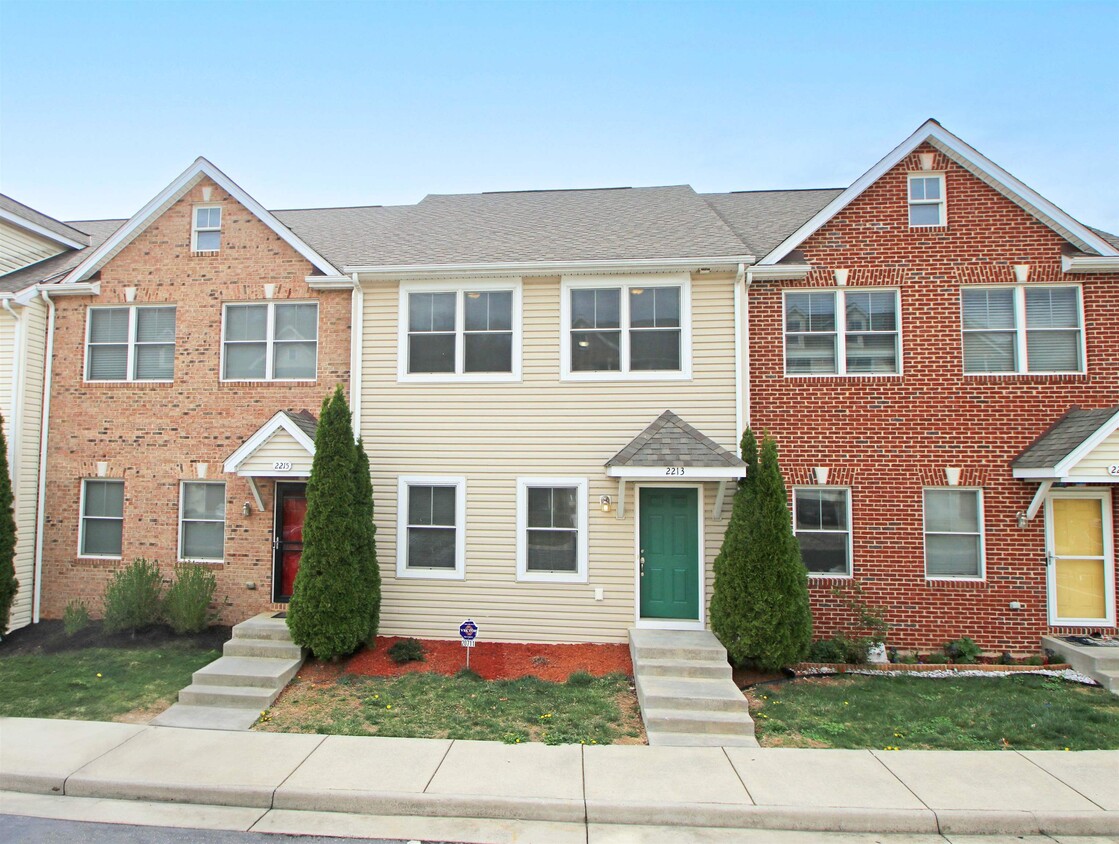 Primary Photo - 2213 Lapis Ln