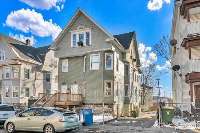 Foto del edificio - 28 Walnut Ave