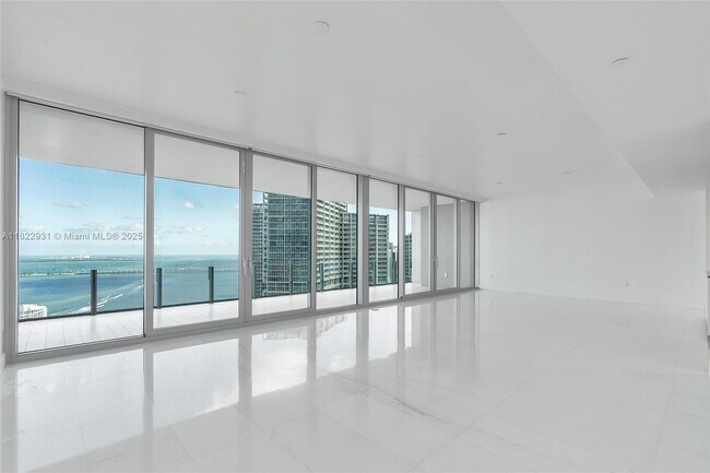 Foto del edificio - 300 Biscayne Blvd Way