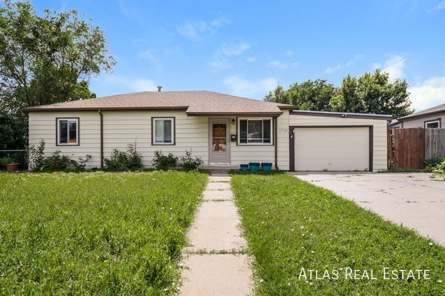 Primary Photo - 1710 Hoffman Way