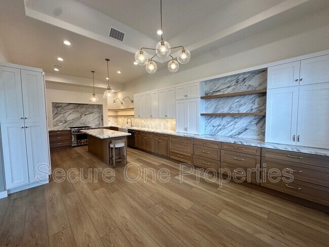 Foto del edificio - 379 Westlake Vista Ln