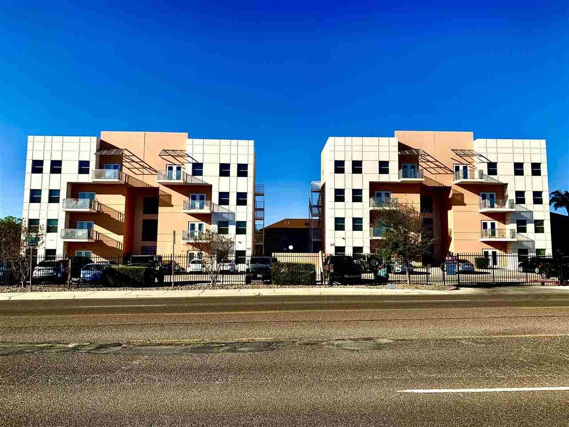 502 Shiloh Dr Unit 102 E, Laredo, TX 78045 Condo for Rent in Laredo