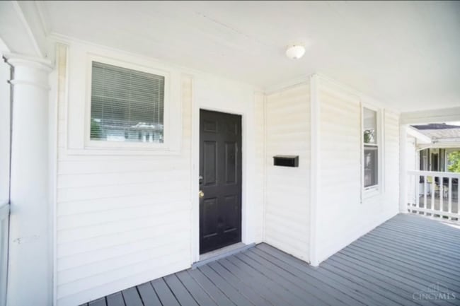 Foto del edificio - 124 Eaton Ave