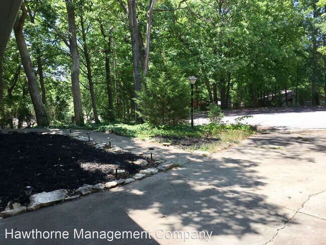 Foto del edificio - 4 br, 3 bath House - 1106 Maplewood Drive