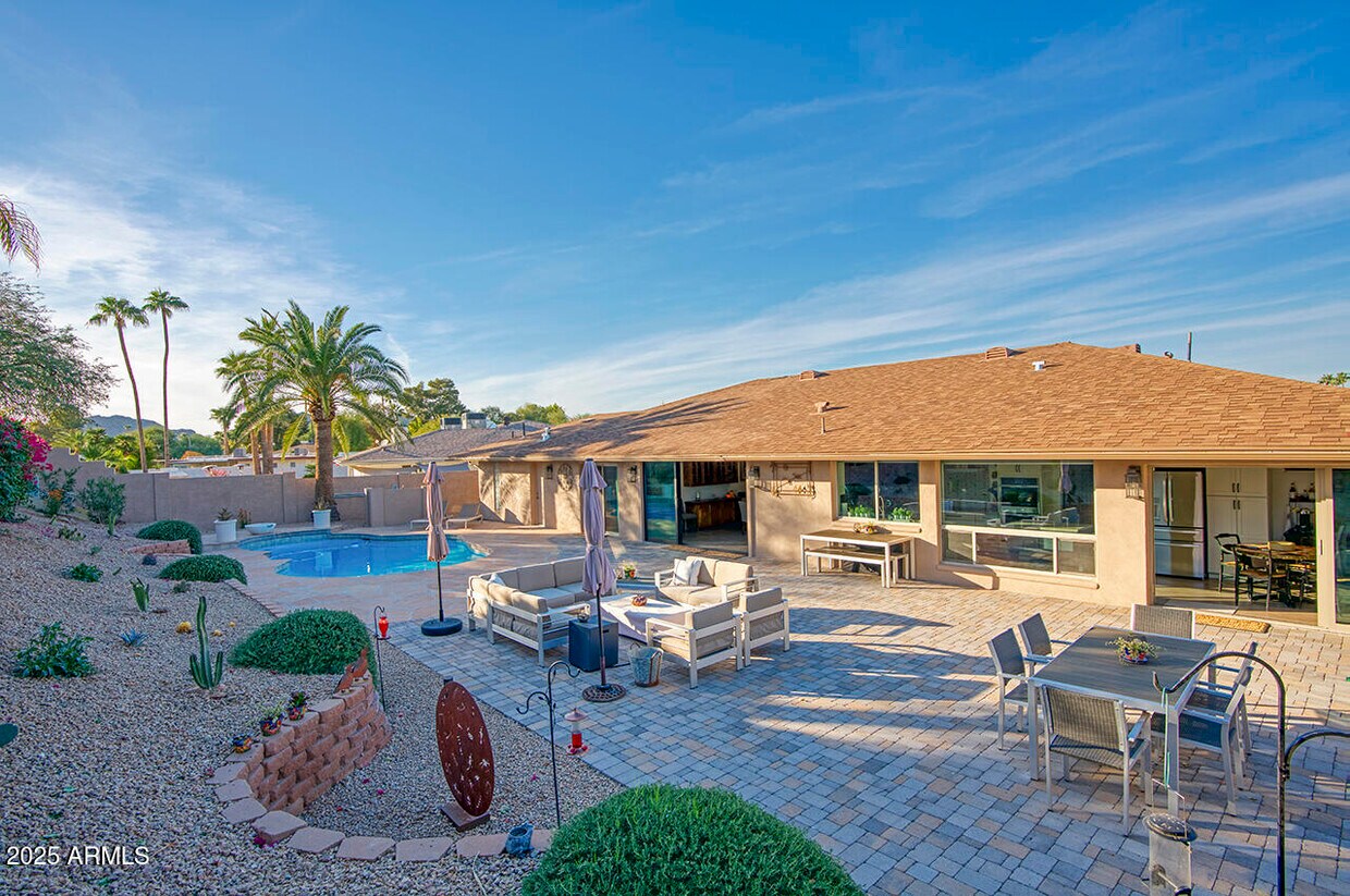 Foto principal - 3337 E Las Rocas Dr