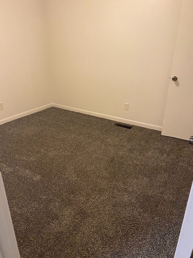 Foto del edificio - 3 bedroom 1 bath