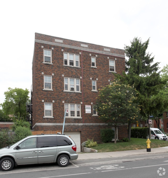 Building Photo - 2 Connaught Circle