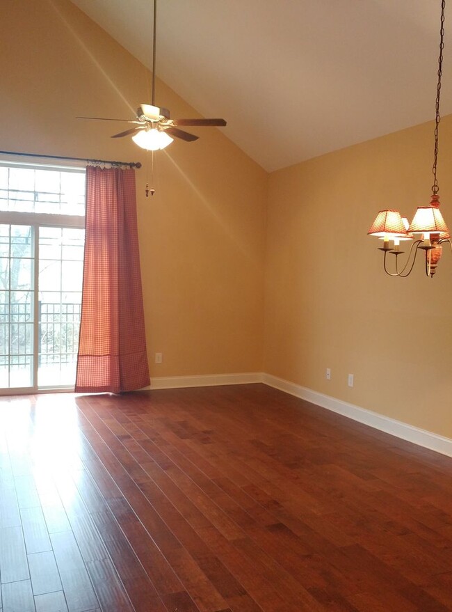 Foto del edificio - Spring Hill 3 Bedrooms/2.5 Bath w/Office. ...