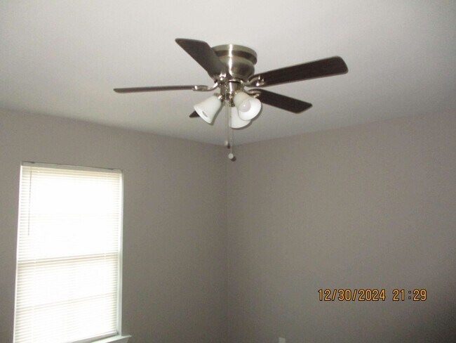 Foto del edificio - 115 Twelve Oaks Ct