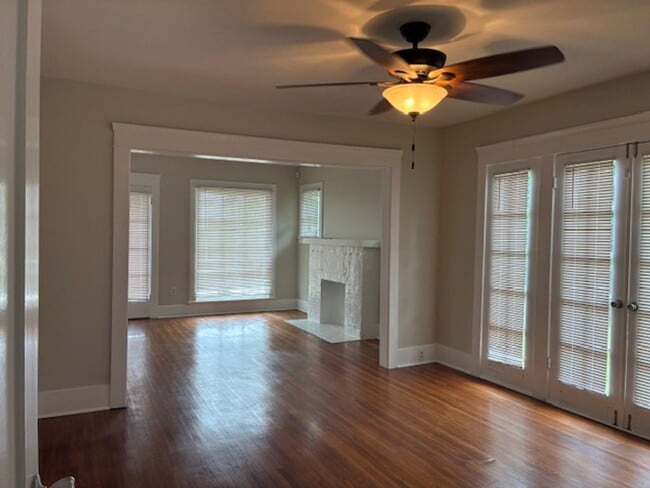 Building Photo - 271BE