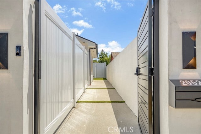 Foto del edificio - 20524 Sherman Way