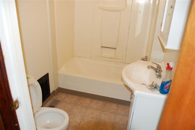 Building Photo - 3 br, 1.5 bath House - 740 Pacific Drive