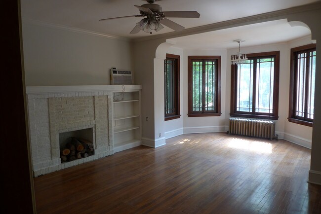 Living Room - 3811 Lawndale Ave