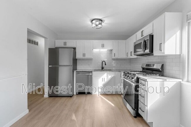 Building Photo - 1450 Tahoe Dr