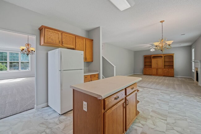Building Photo - 4405 Feather Way