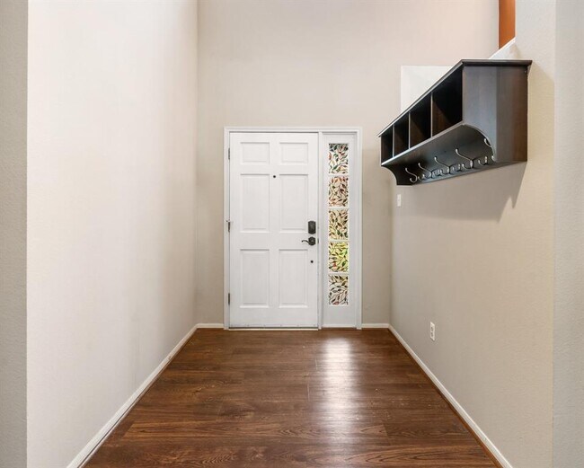 Foto del edificio - 27 Otter Pond Pl