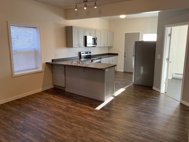 Kitchen - 20 W 5th St