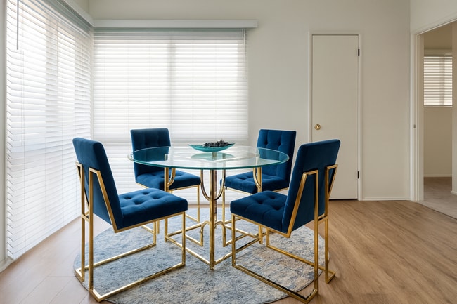 Building Photo - 2463 Federal Ave