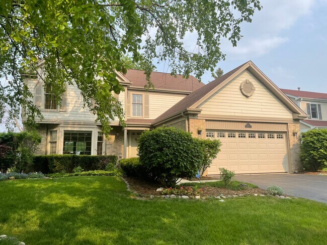 Building Photo - 11 Plumrose Ln