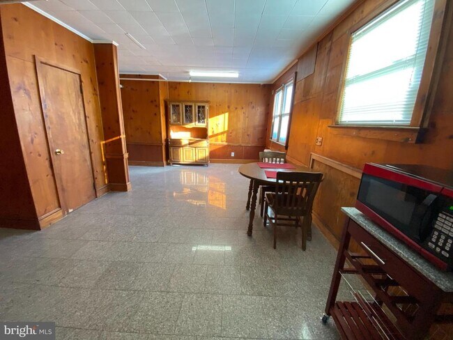 Foto del edificio - 13 E St